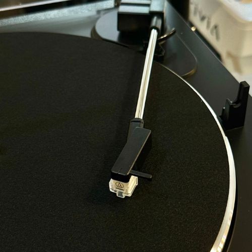 Toca Disco Audio Techninca At-lp60x-bw-c 