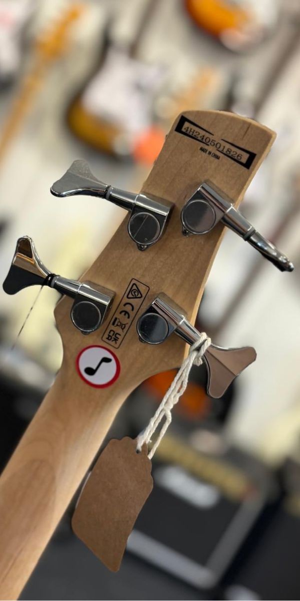 Baixo Ativo 4 Cordas Ibanez Gio Gsr200 Mgr Com Phat ii eq e Captadores Dynamix 