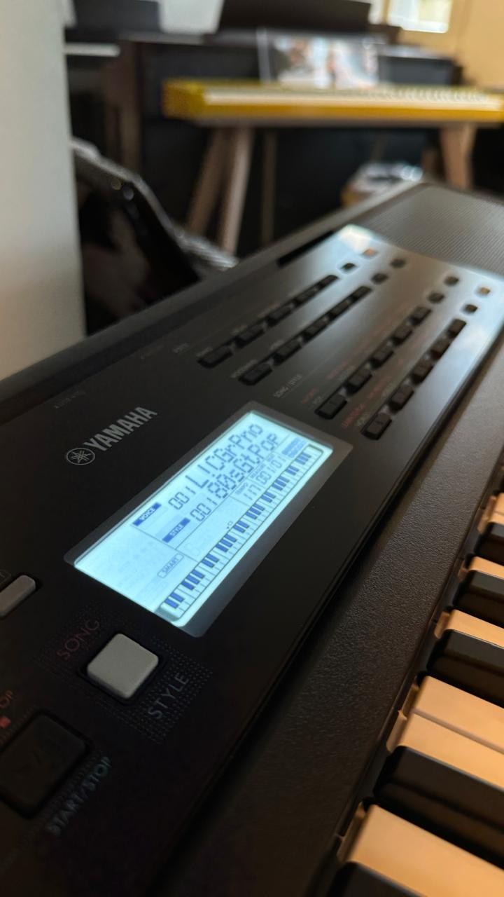 Teclado Yamaha Psr-e383 Arranjador 61 Teclas