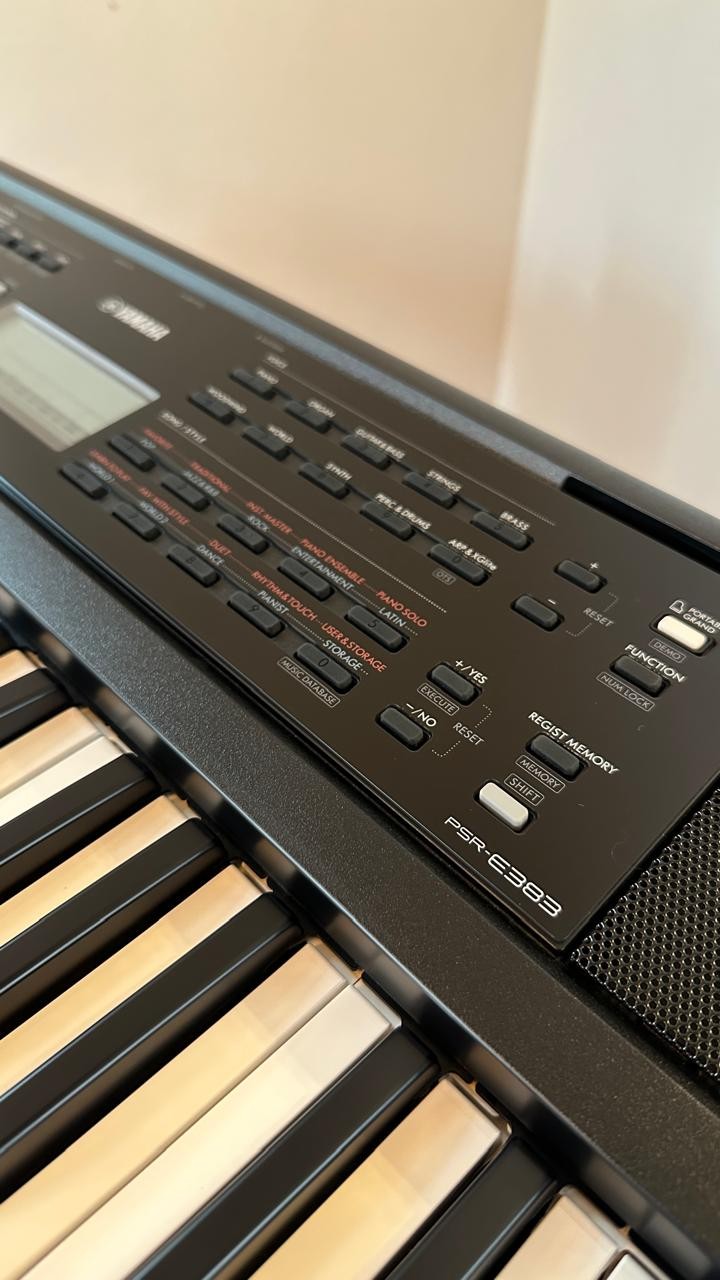 Teclado Yamaha Psr-e383 Arranjador 61 Teclas