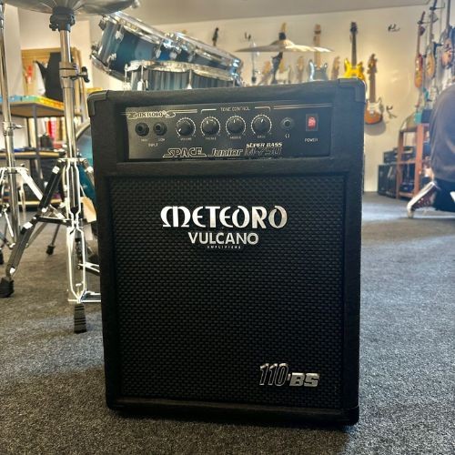 Combo Baixo Meteoro Space Jr. Super Bass M750 10” 75w Rms Com Saída Para Fone e Line Out 