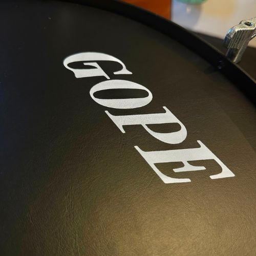 Surdo Gope Compacto 18 Polegadas Pele Napa Com Tripé 