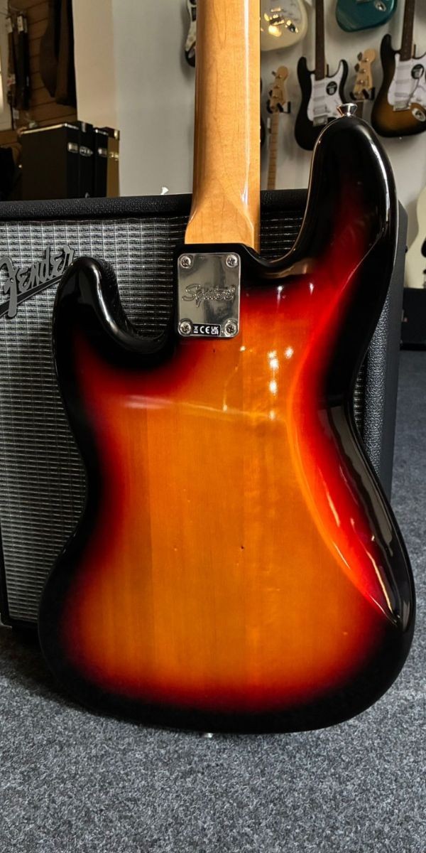 Baixo 4 Cordas Classic Vibe '70s Jazz Bass 3-tone Sunburst 