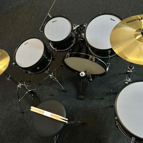 Bateria Infantil Premium Dx45j bk Preta Junior 5 Peças Com Banco, Pedal e Pratos 