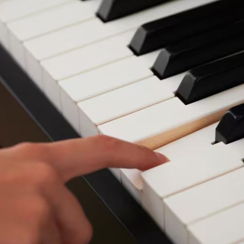 Piano Digital Casio Celviano Ap-550bn 88 Teclas Marrom Com Banco Bluetooth e 3 Pedais 