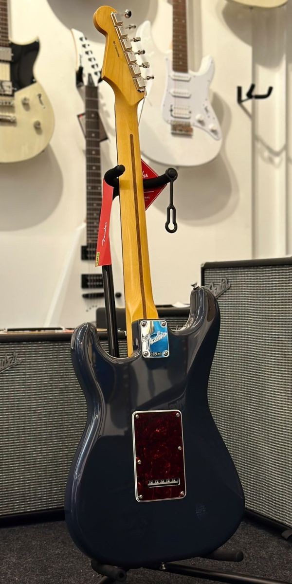 Guitarra Fender American Professional Classic Stratocaster Rosewood Faded Black 