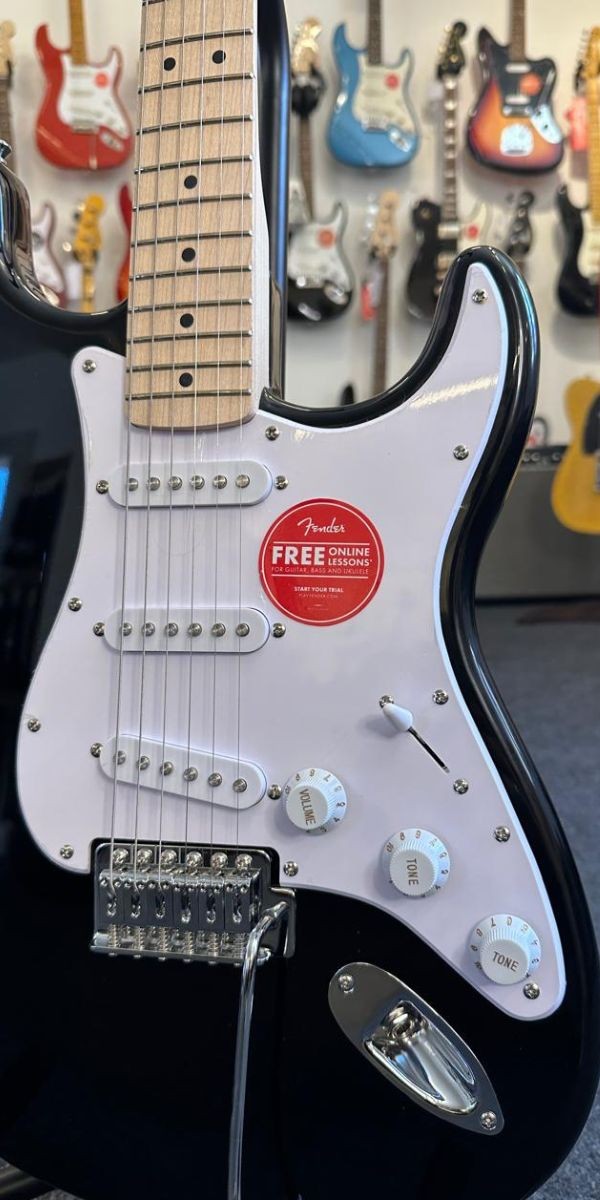 Guitarra Squier Sonic Stratocaster Maple Black by Fender | Openstage Revenda Oficial Fender 