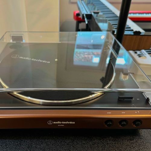 Toca Disco Audio Techninca At-lp60x-bw-c 