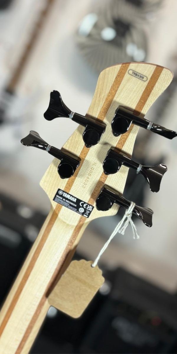 Baixo 5 Cordas Yamaha Trbx305 White Ativo Com Performance eq 