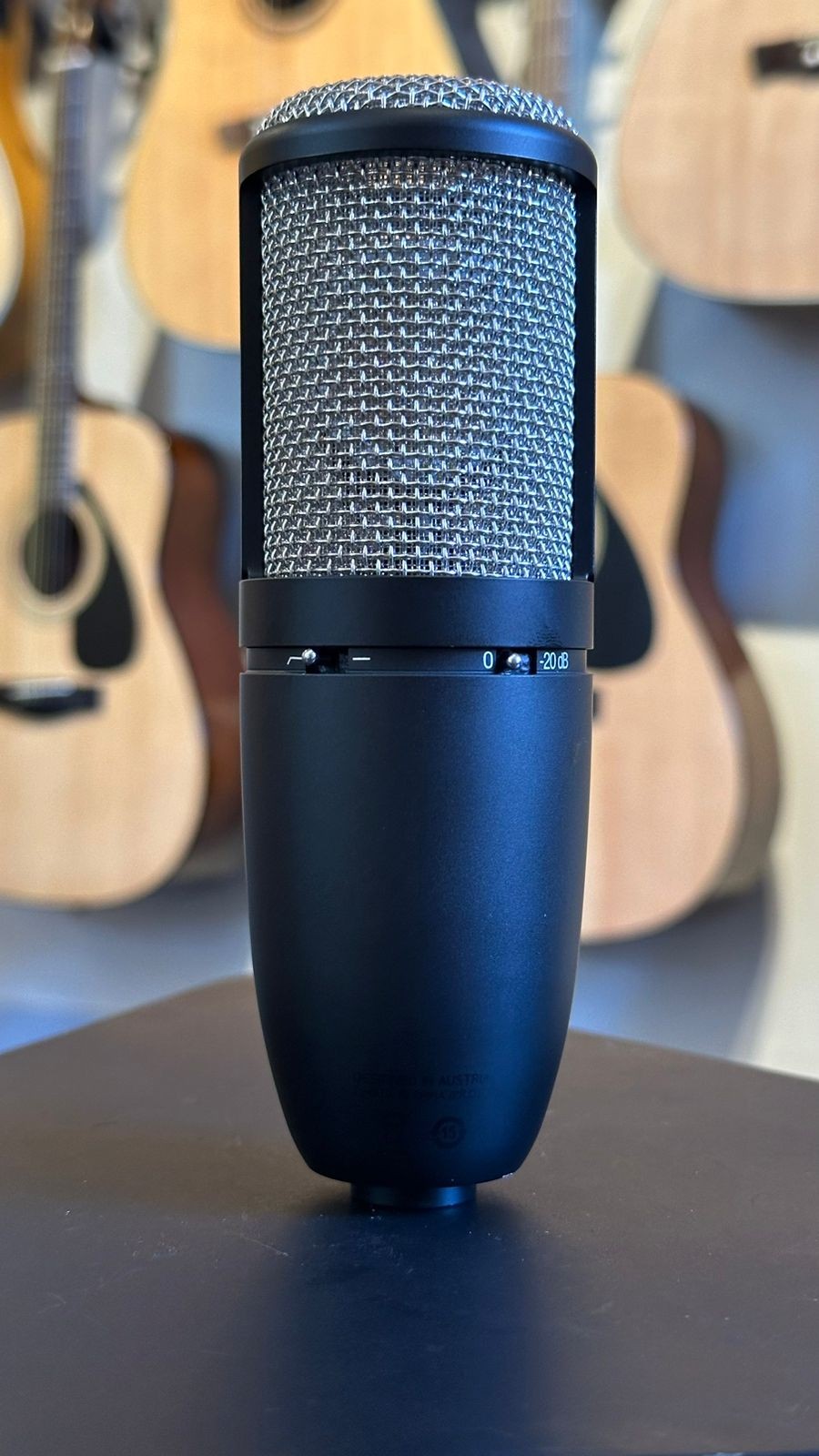 Microfone Condensador Akg P420 Perception Com Shock Mount e Case